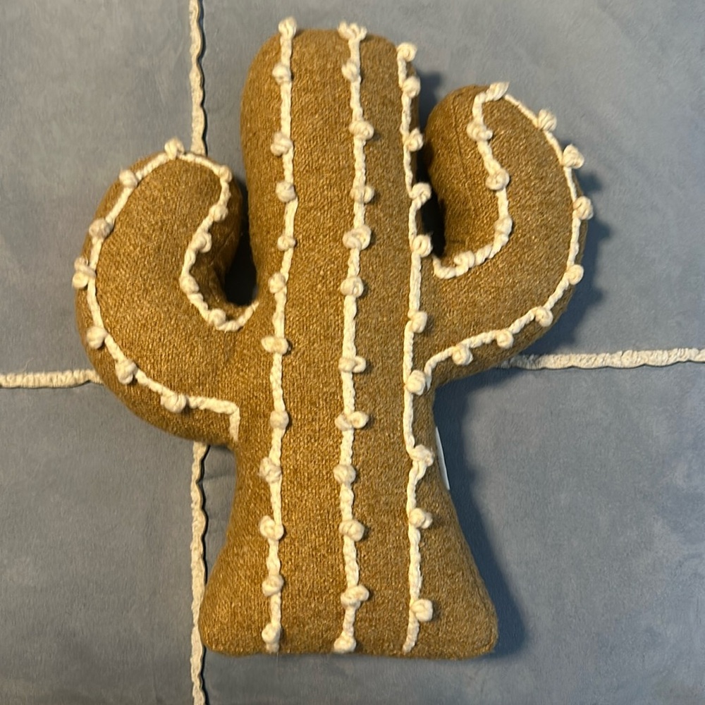 Brocante- Decorative accent pillow